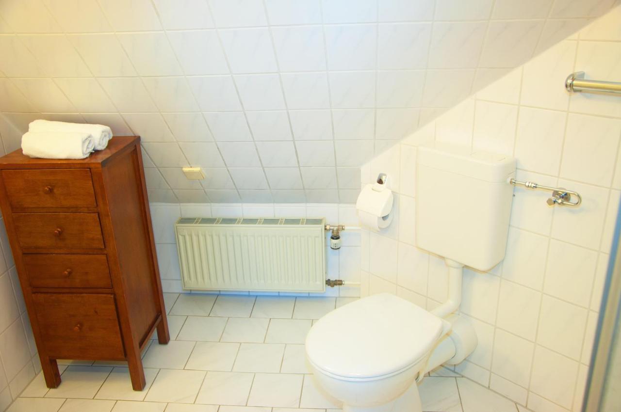 Wg Bernstein - Reetdachhaus - Ruhe Und Seeblick Sellin  Luaran gambar