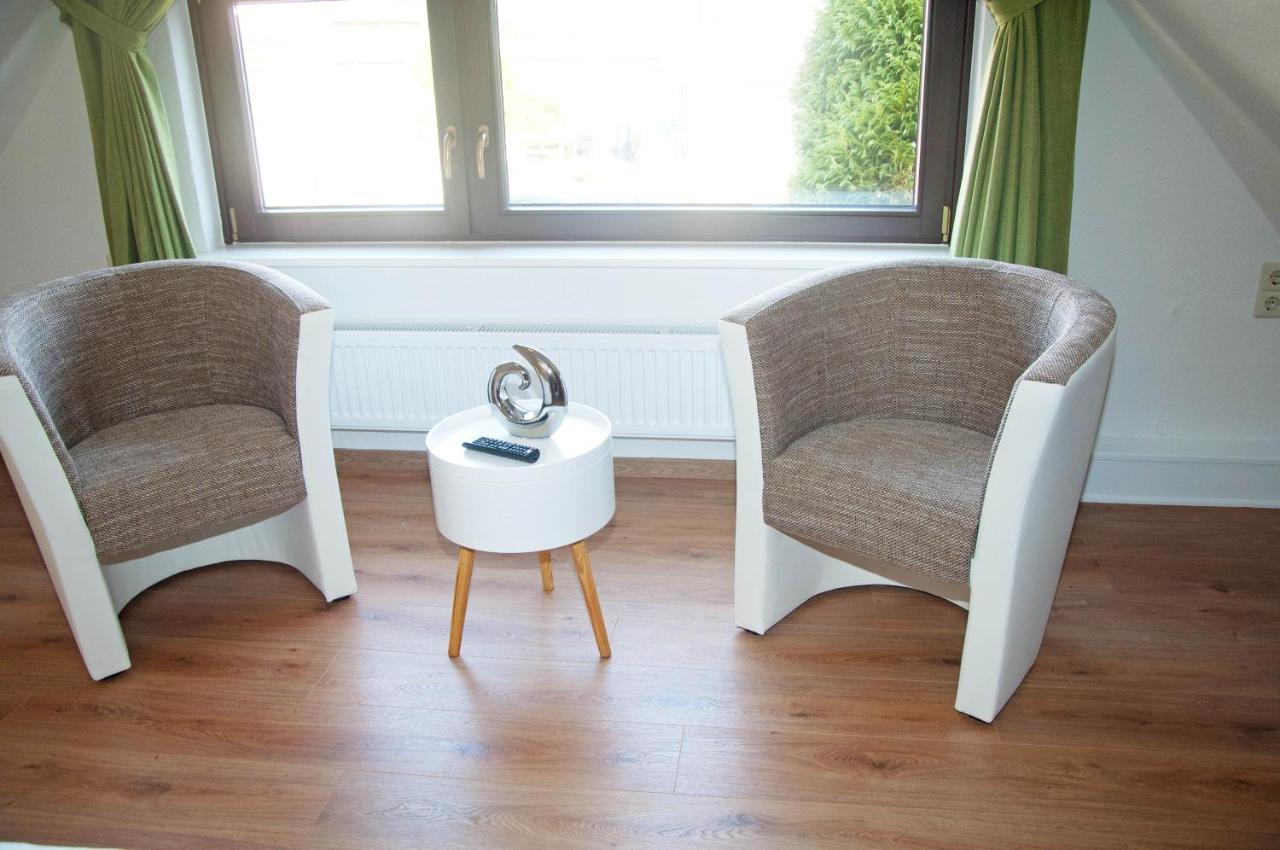 Wg Bernstein - Reetdachhaus - Ruhe Und Seeblick Sellin  Luaran gambar