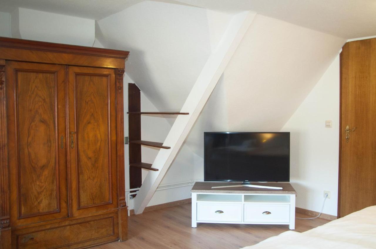 Wg Bernstein - Reetdachhaus - Ruhe Und Seeblick Sellin  Luaran gambar